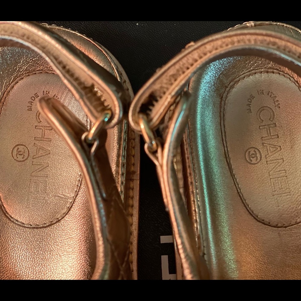 ✨✨Not for sale✨✨Chanel gold dad sandals worn 3x size 38/ 8.5 - Picture 6 of 9